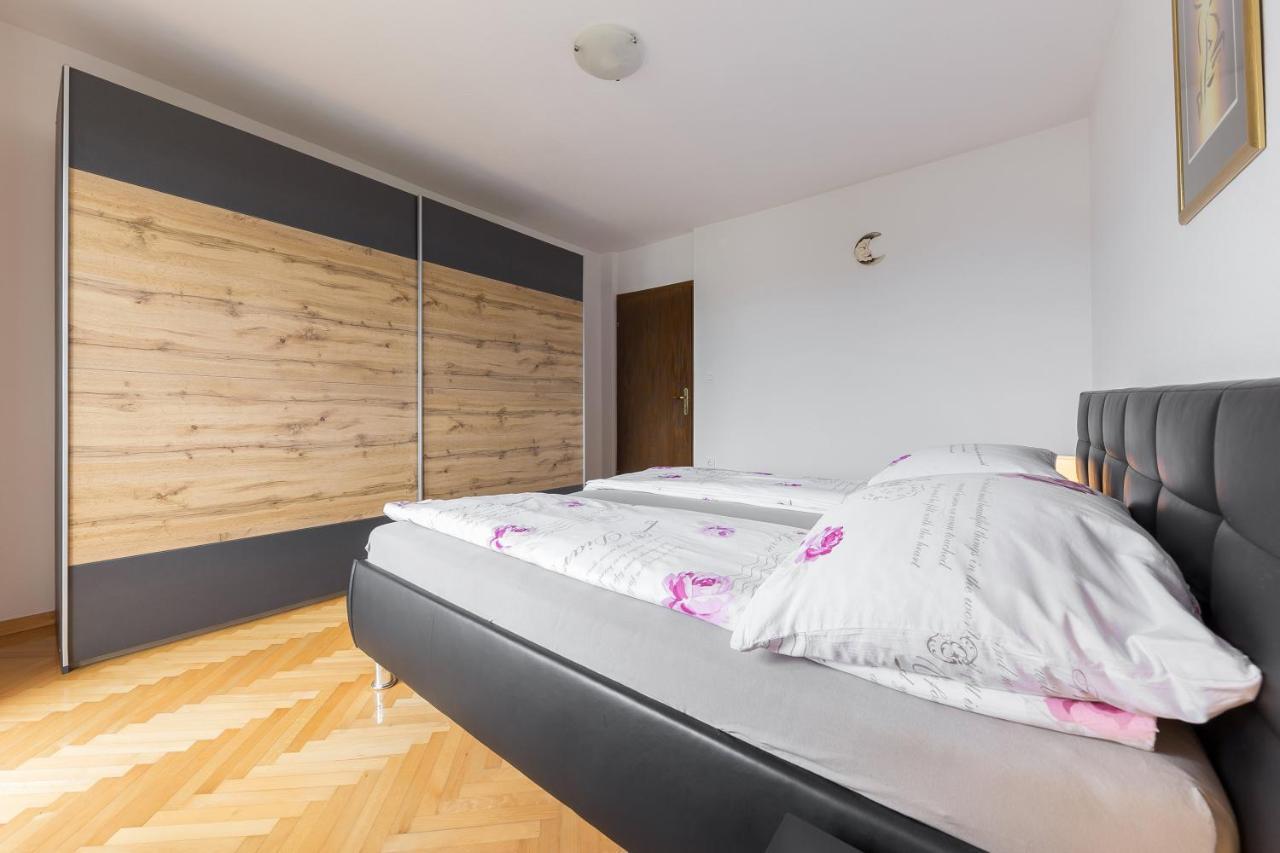 Apartment Valy - Free Bikes, Relaxing Terrace & Near Bled Zewnętrze zdjęcie